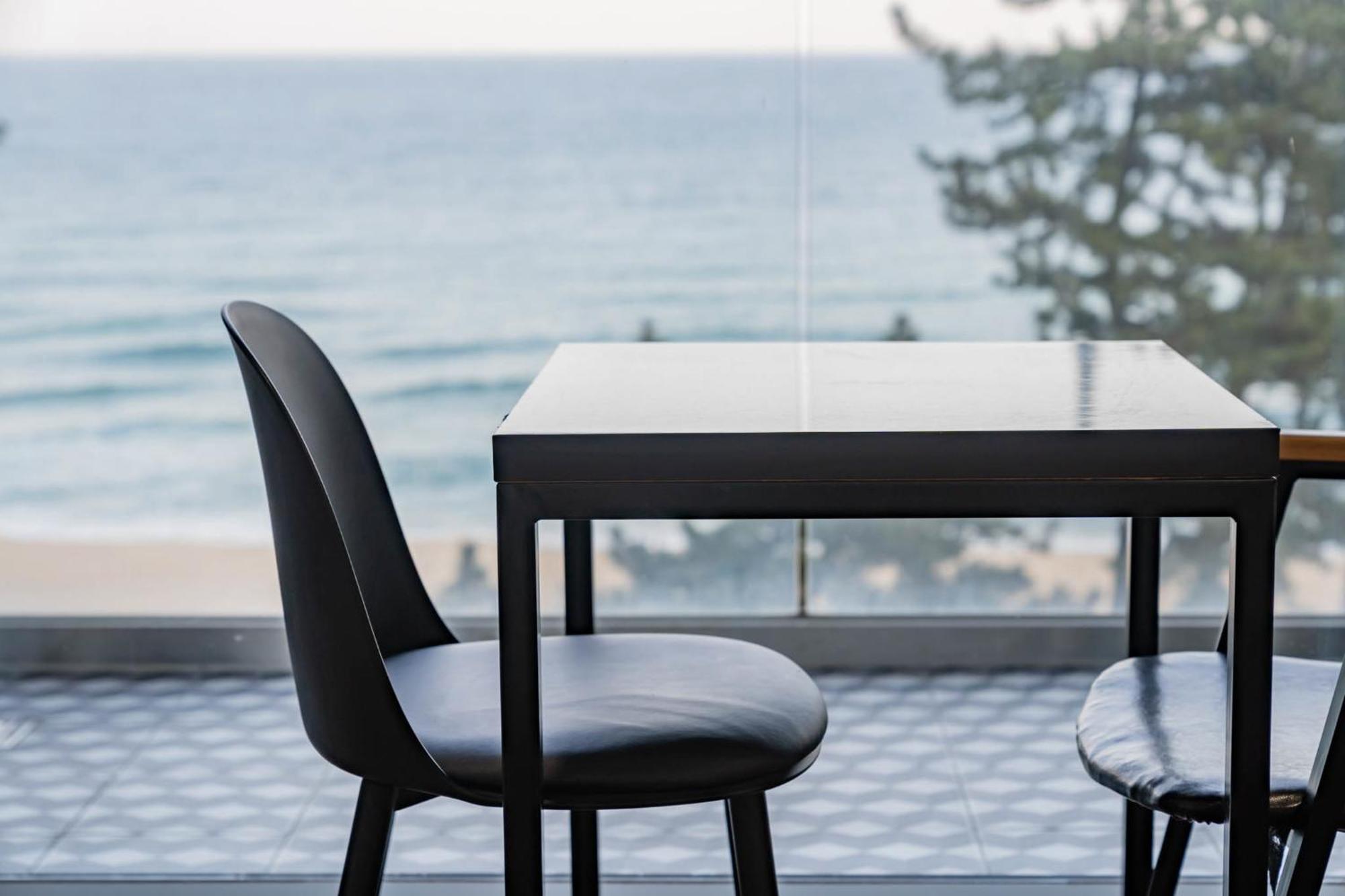 Gangneung Gyeongpodae Hotel Cube Exterior foto