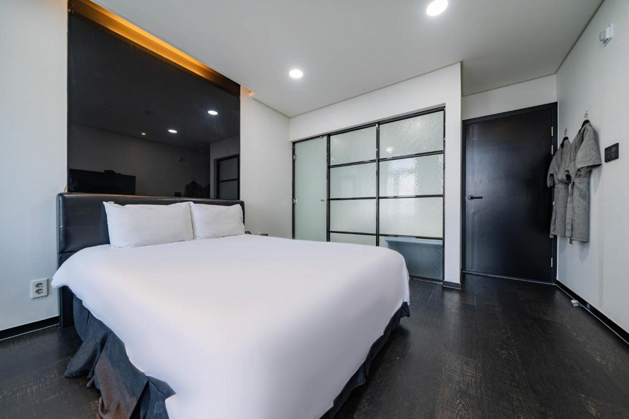 Gangneung Gyeongpodae Hotel Cube Exterior foto