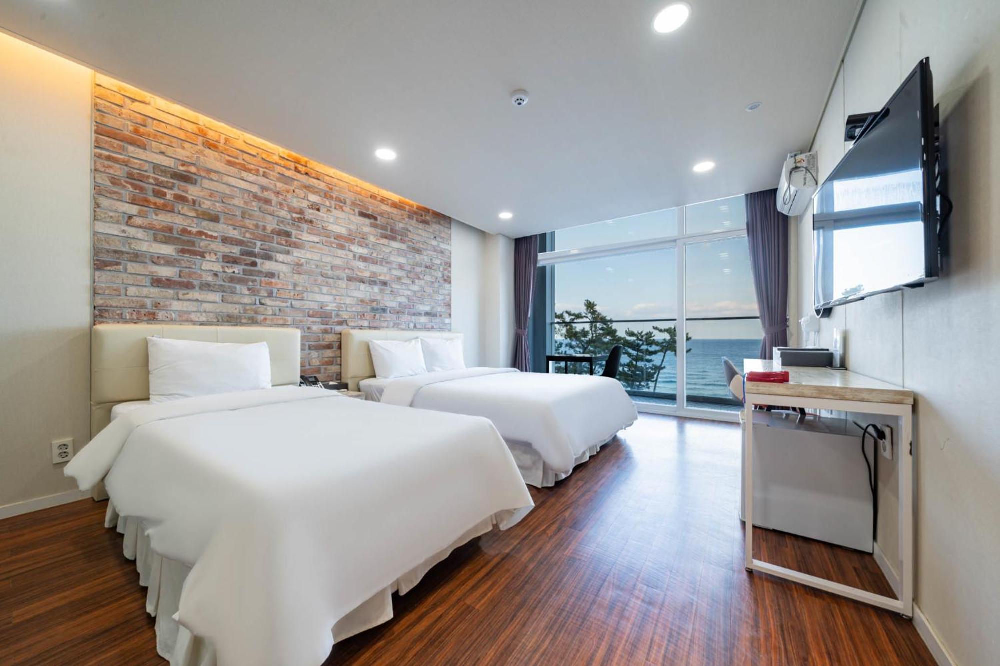 Gangneung Gyeongpodae Hotel Cube Exterior foto