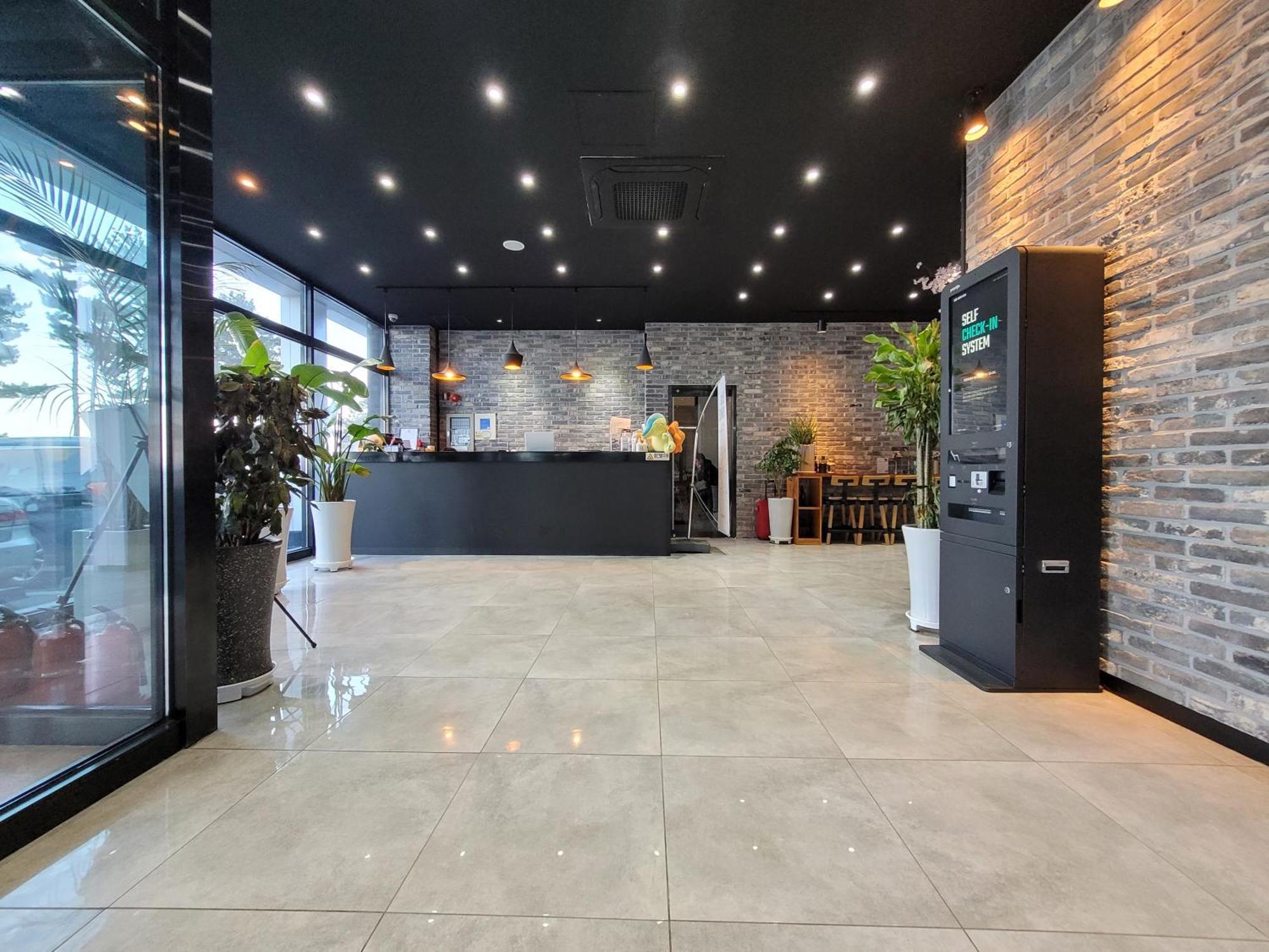 Gangneung Gyeongpodae Hotel Cube Exterior foto